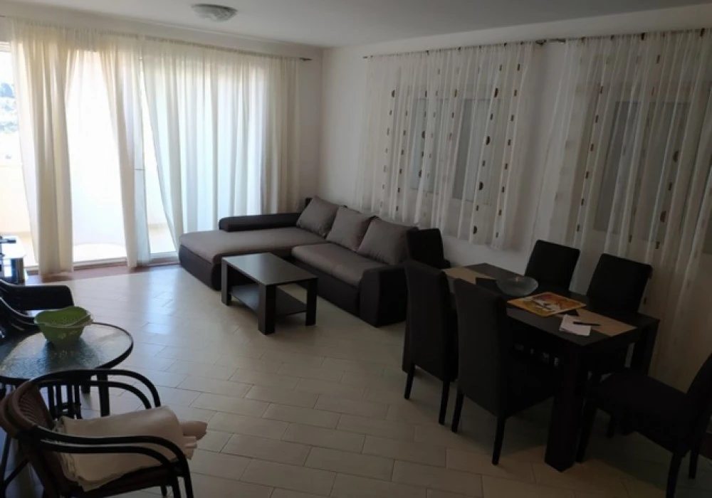 Apartments for sale 3 rooms, 83 m². Rafailovici. 