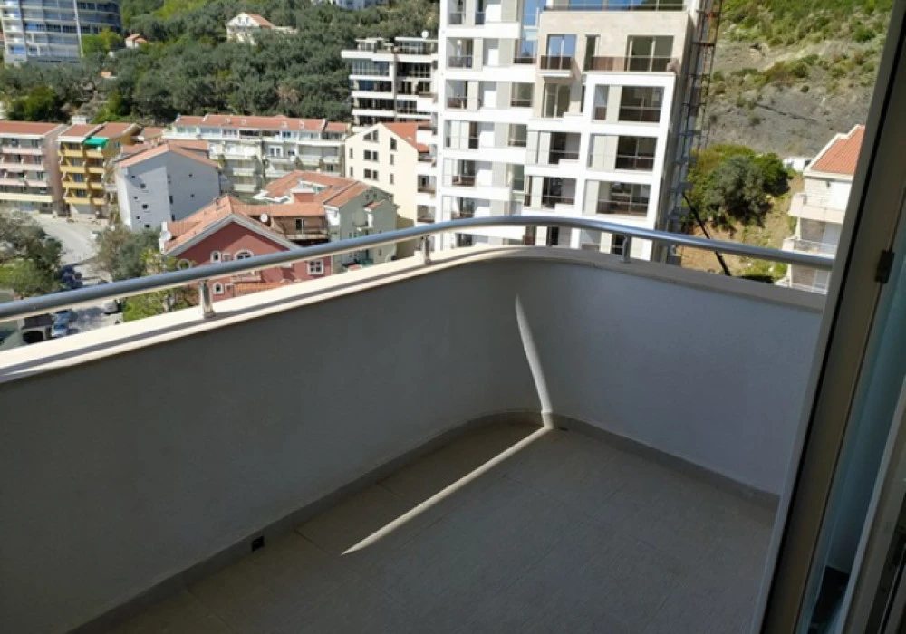 Apartments for sale 3 rooms, 83 m². Rafailovici. 