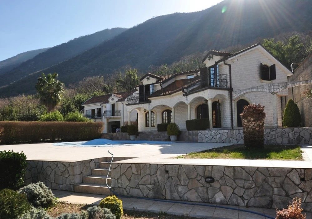 House for sale. Tivat. 