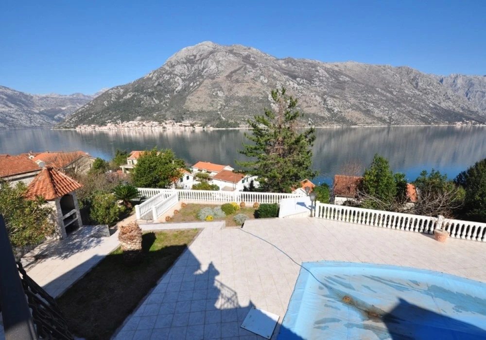 House for sale. Tivat. 