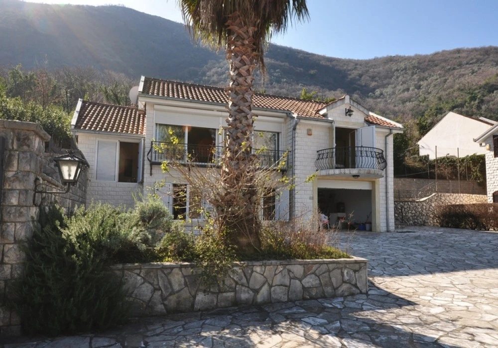 House for sale. Tivat. 