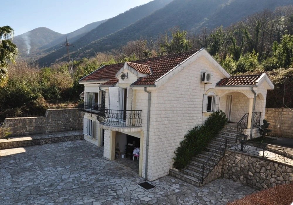 House for sale. Tivat. 