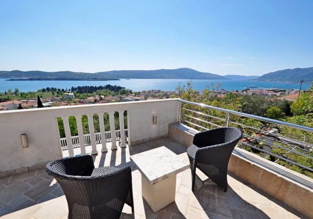 House for sale. Tivat. 