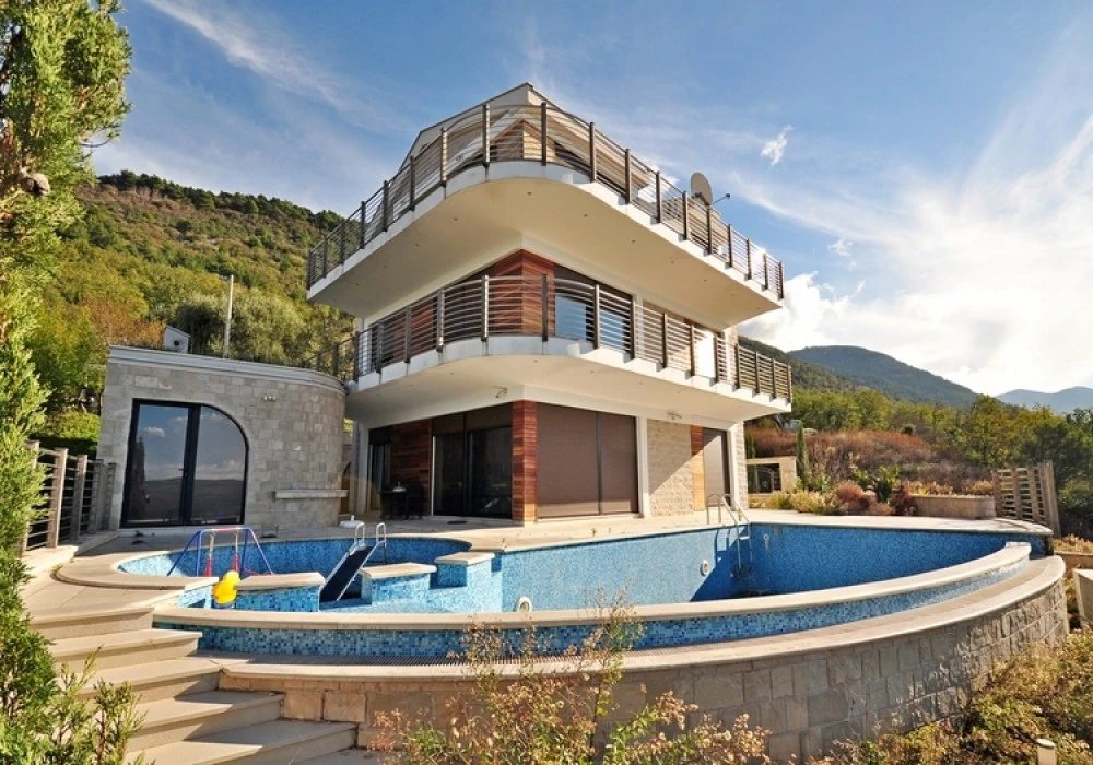 House for sale. Tivat. 