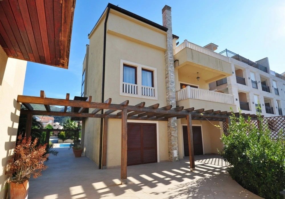 House for sale. Tivat. 