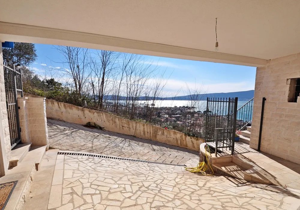 House for sale. Tivat. 