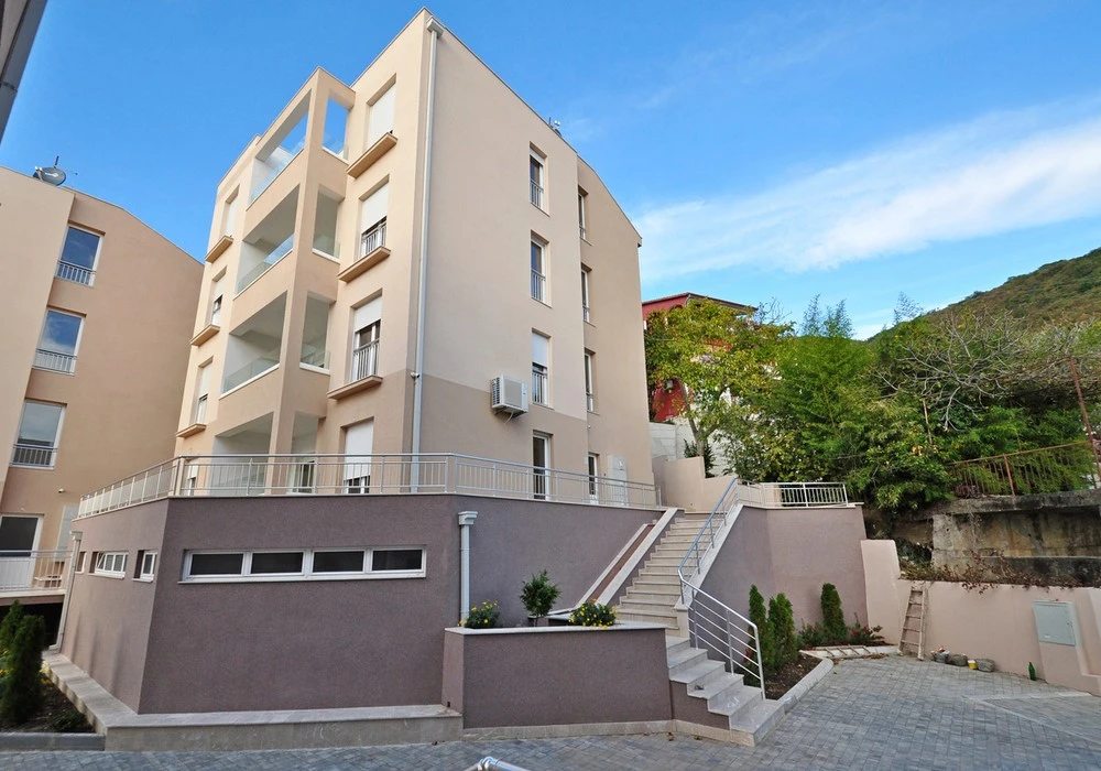 Stan na prodaju 2 собе, 66 m². Tivat. 