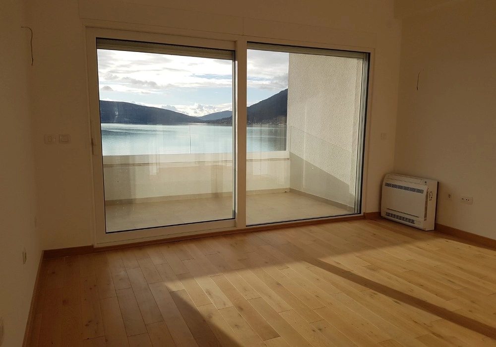 Apartments for sale 2 rooms, 66 m². Tivat. 