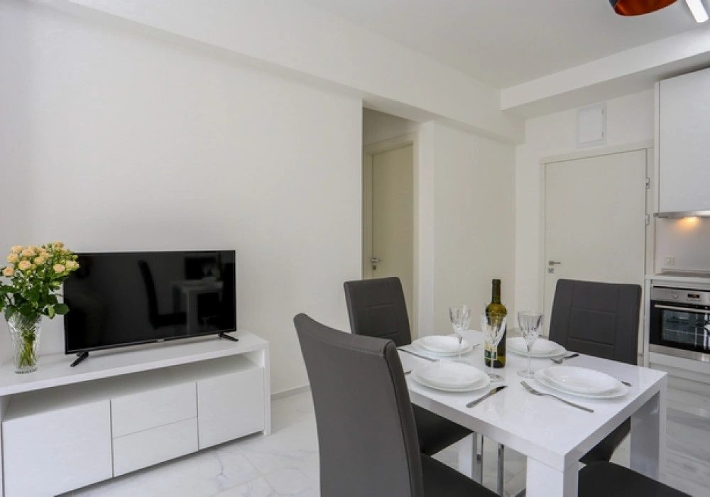 Apartments for sale 52 m². Becici. 