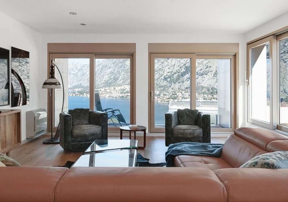 Apartments for sale 2 rooms, 280 m². Kotor. 