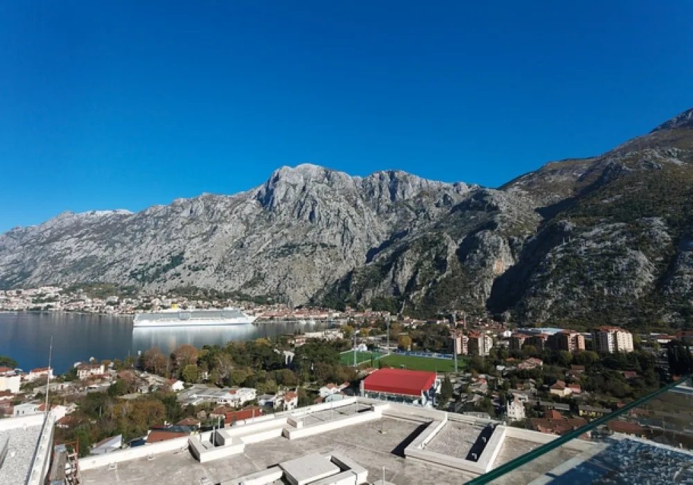 Apartments for sale 2 rooms, 280 m². Kotor. 