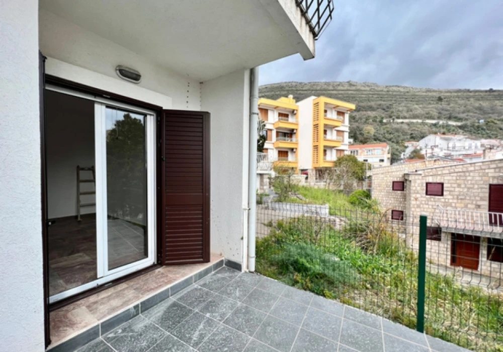 Kuća na prodaju 3 собе, 212 m². Petrovac. 