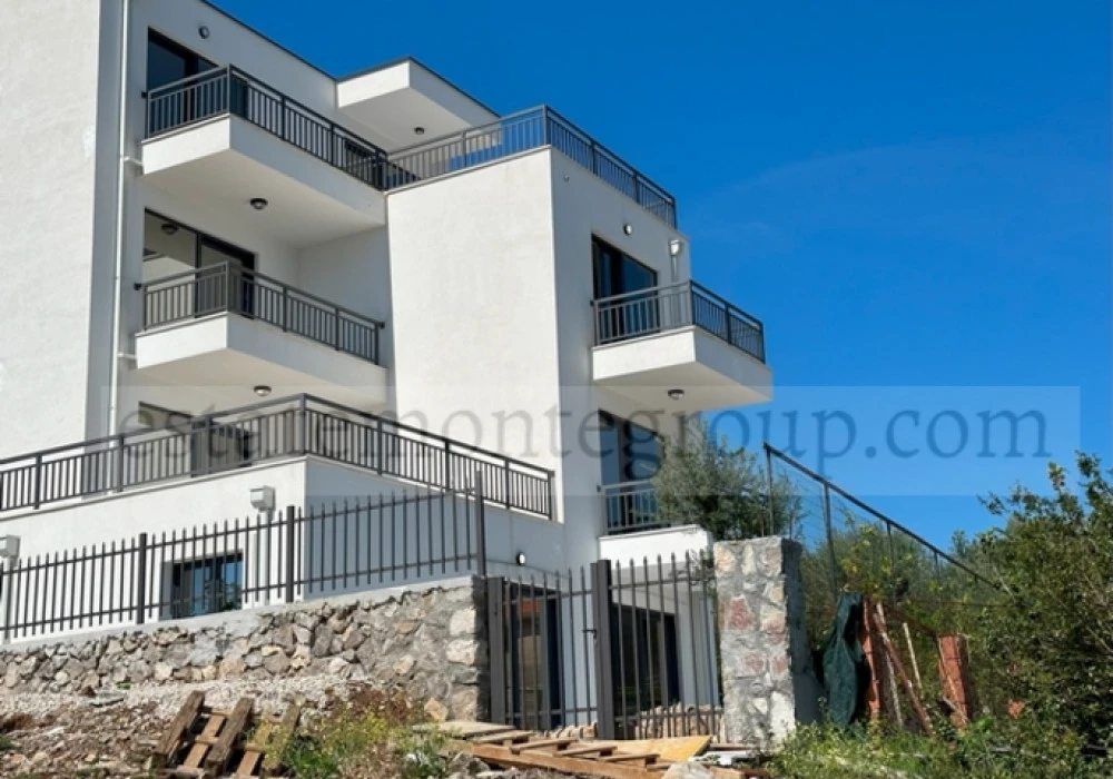 Apartments for sale 2 rooms, 77 m². Tivat. 