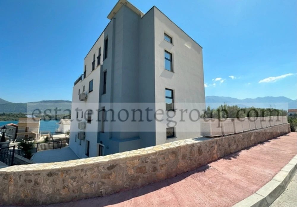 Apartments for sale 2 rooms, 77 m². Tivat. 