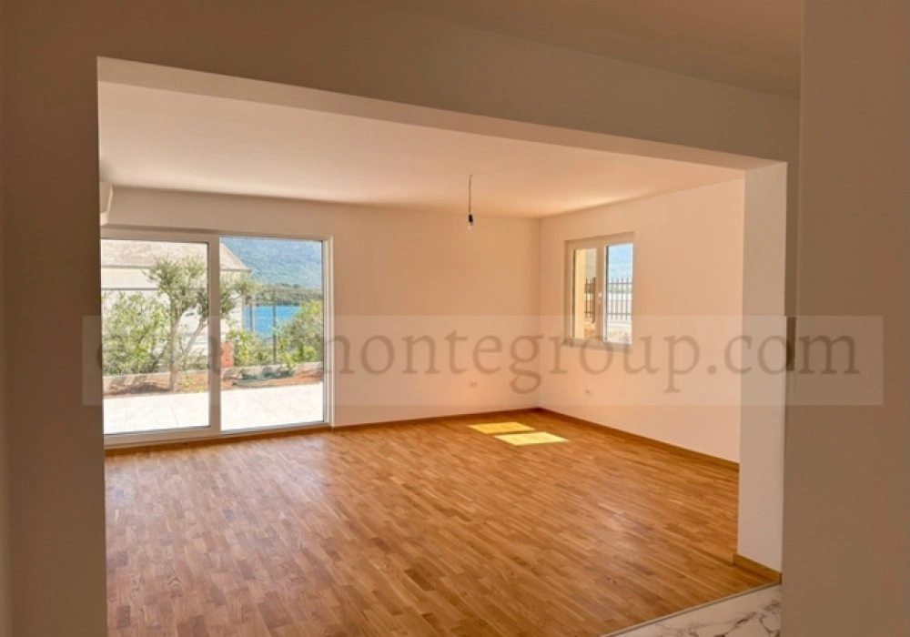 Apartments for sale 2 rooms, 77 m². Tivat. 