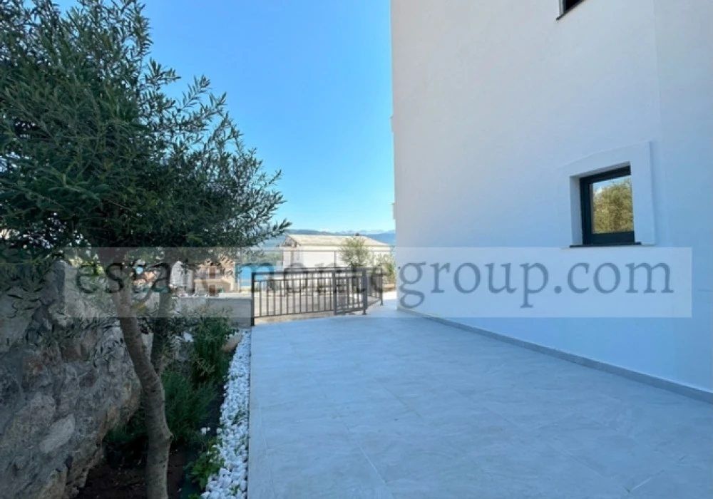 Apartments for sale 2 rooms, 77 m². Tivat. 