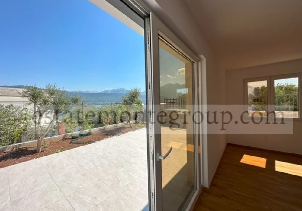 Apartments for sale 2 rooms, 77 m². Tivat. 