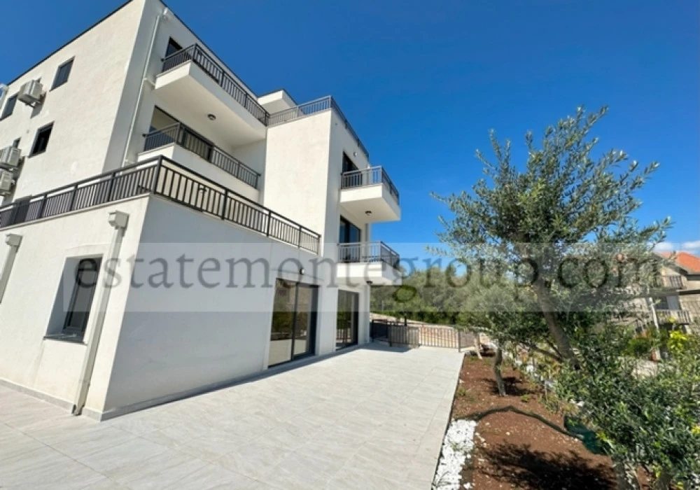 Apartments for sale 2 rooms, 77 m². Tivat. 