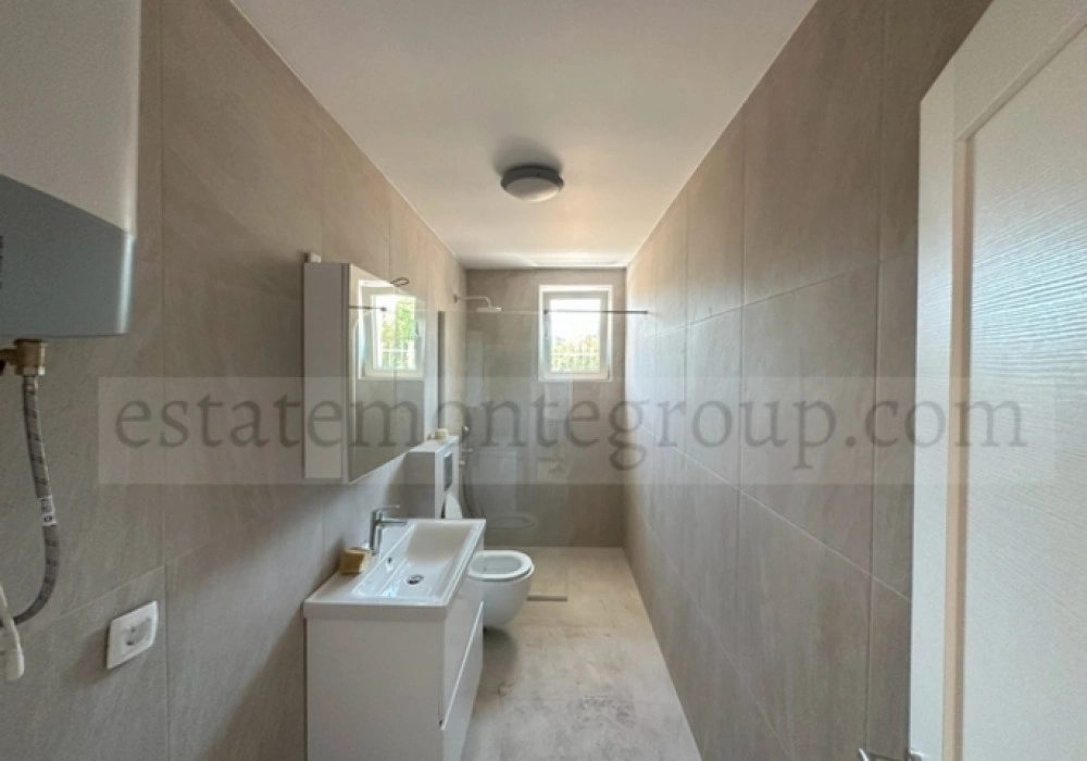 Apartments for sale 2 rooms, 77 m². Tivat. 