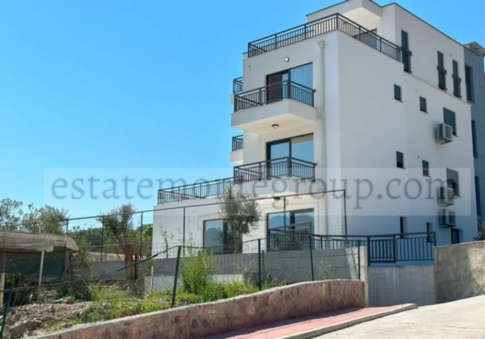 Apartments for sale 2 rooms, 77 m². Tivat. 