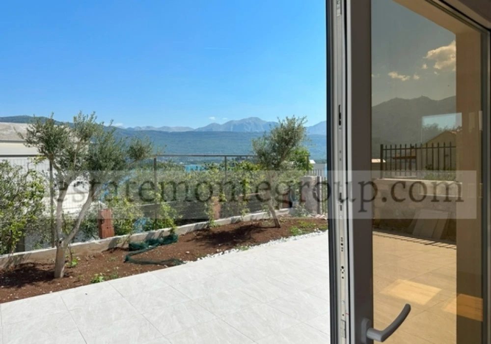 Apartments for sale 2 rooms, 77 m². Tivat. 