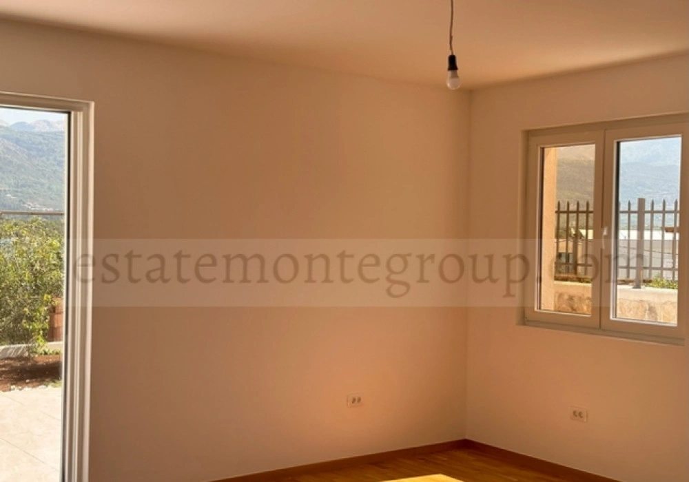 Apartments for sale 2 rooms, 77 m². Tivat. 