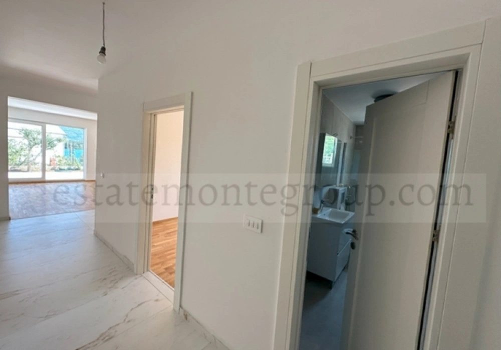 Apartments for sale 2 rooms, 77 m². Tivat. 