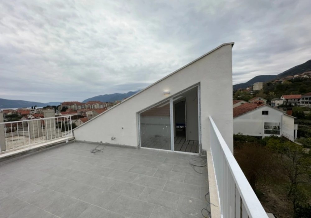 Apartments for sale 96 m². Tivat. 