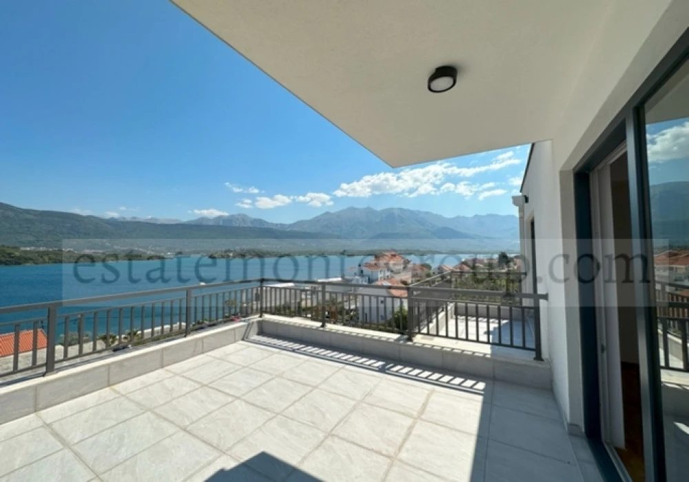 Apartments for sale 2 rooms, 97 m². Tivat. 