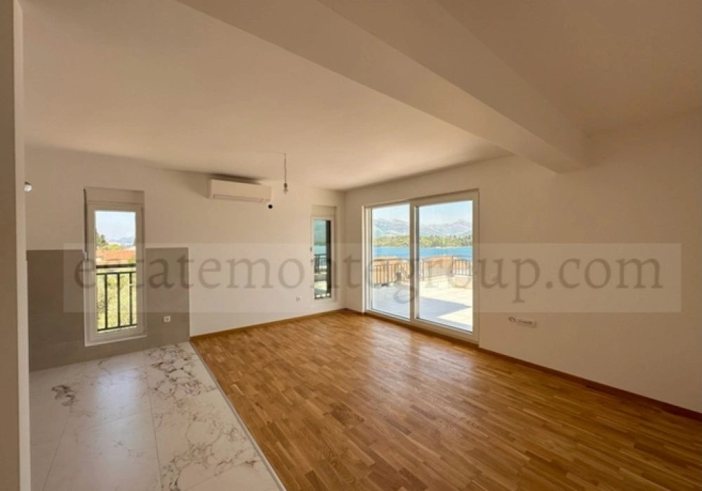 Apartments for sale 2 rooms, 97 m². Tivat. 