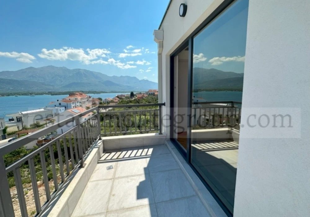 Apartments for sale 2 rooms, 97 m². Tivat. 