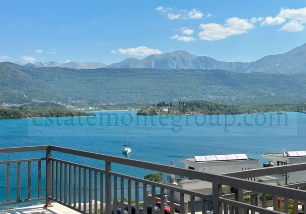 Apartments for sale 2 rooms, 97 m². Tivat. 