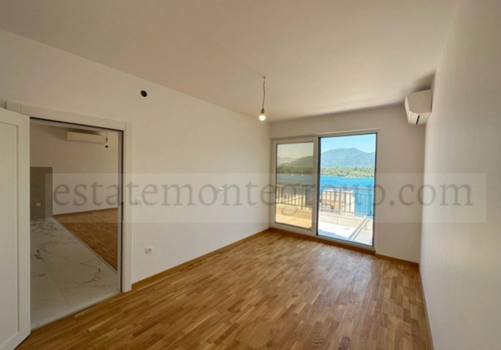 Apartments for sale 2 rooms, 97 m². Tivat. 