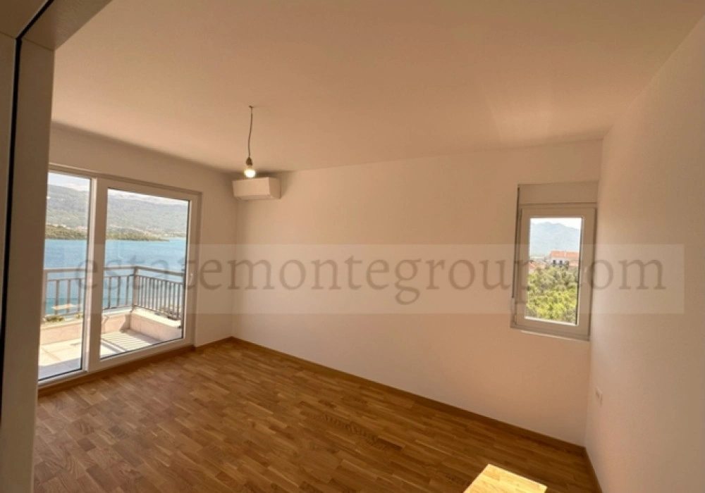 Apartments for sale 2 rooms, 97 m². Tivat. 