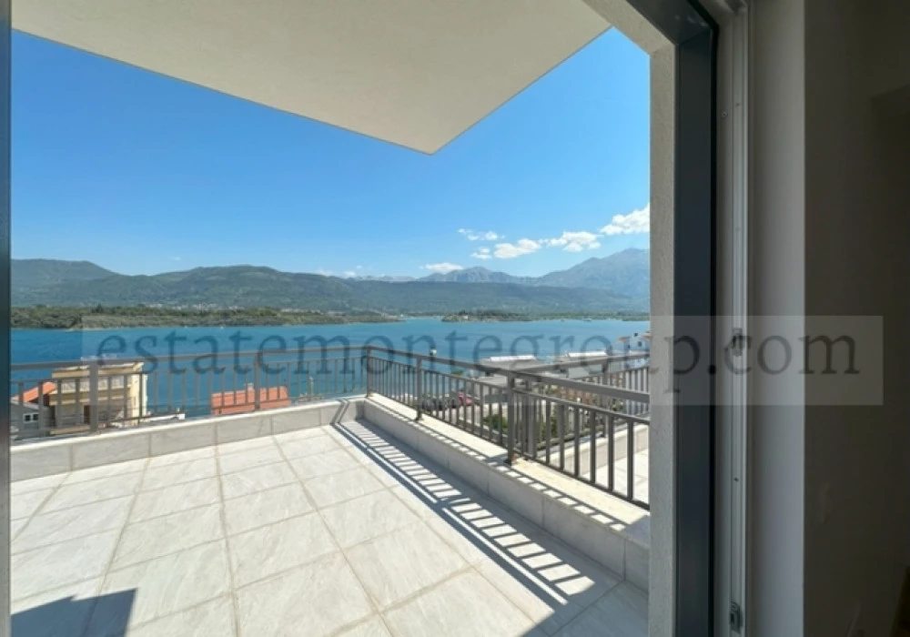 Apartments for sale 2 rooms, 97 m². Tivat. 