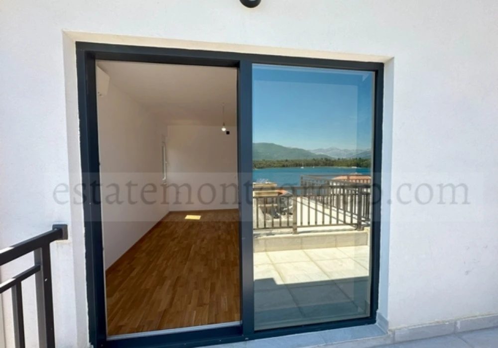 Apartments for sale 2 rooms, 97 m². Tivat. 