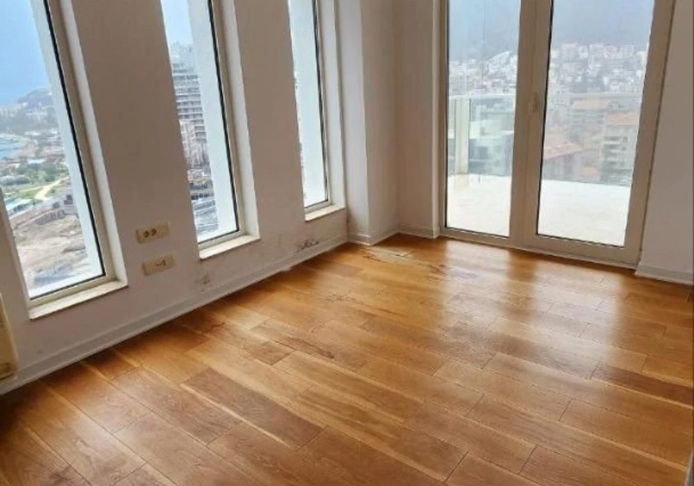 Stan na prodaju 3 собе, 183 m². Budva. 