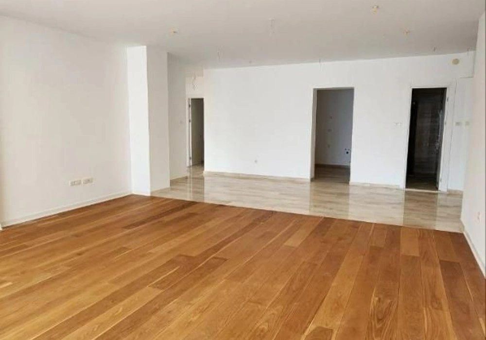 Stan na prodaju 3 собе, 183 m². Budva. 