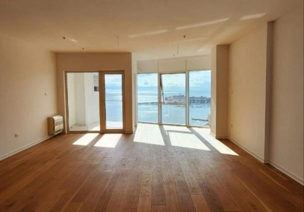 Apartments for sale 3 rooms, 183 m². Budva. 