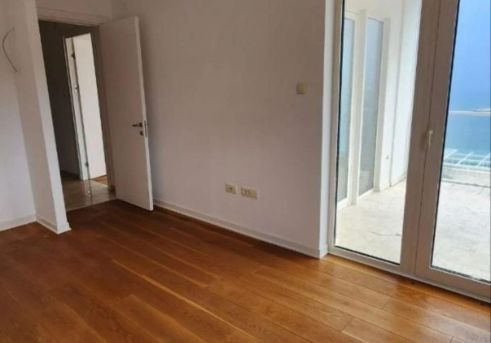 Stan na prodaju 3 собе, 183 m². Budva. 