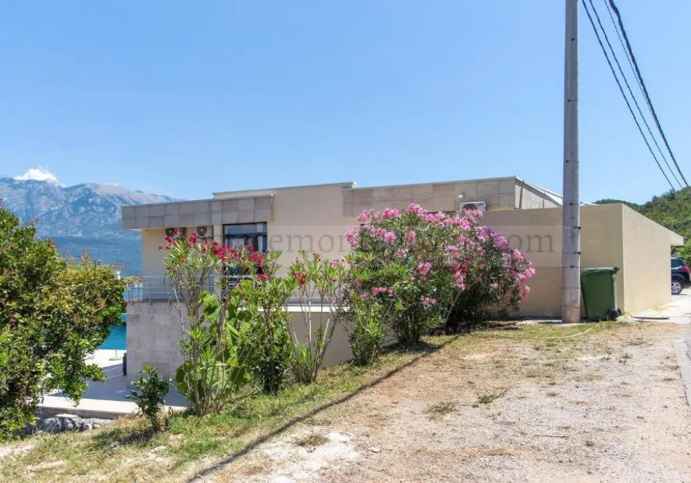 Kuća na prodaju 4 собе, 172 m². Tivat. 