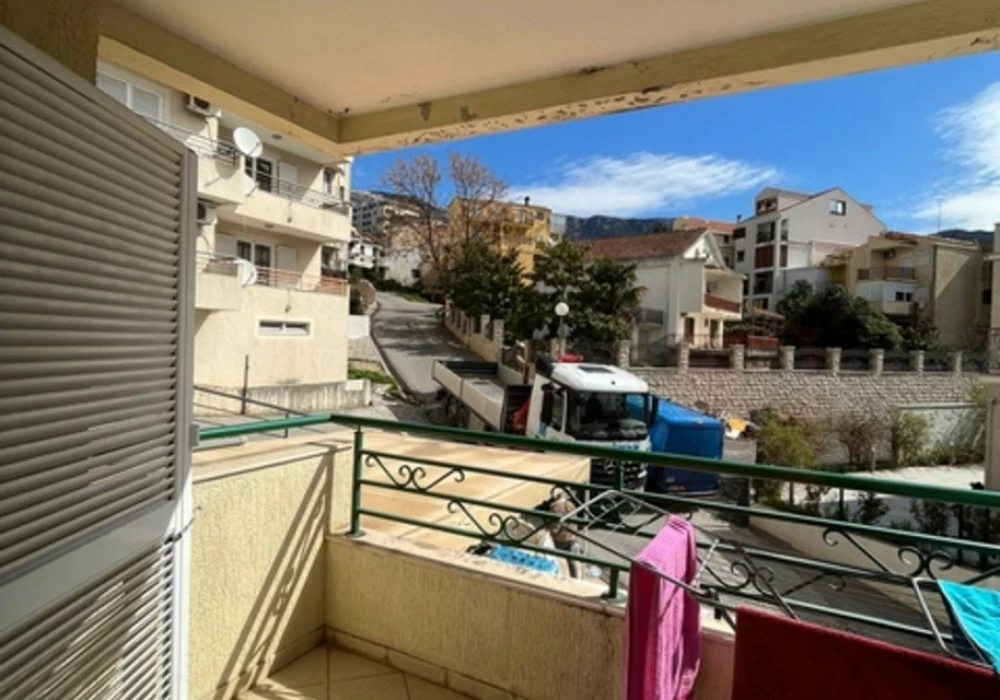 Apartments for sale 2 rooms, 59 m². Becici. 