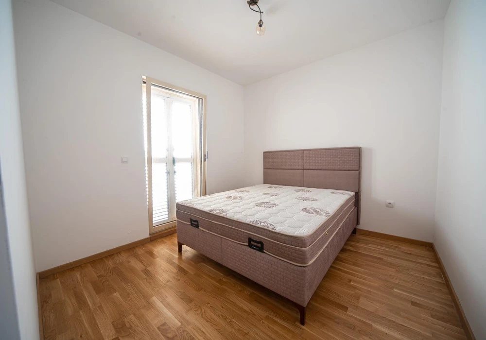 Apartments for sale 2 rooms, 78 m². Dobrota. 