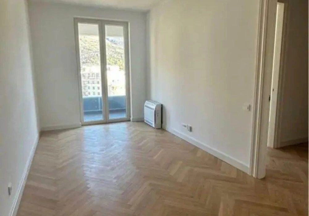 Stan na prodaju 3 собе, 160 m². Becici. 