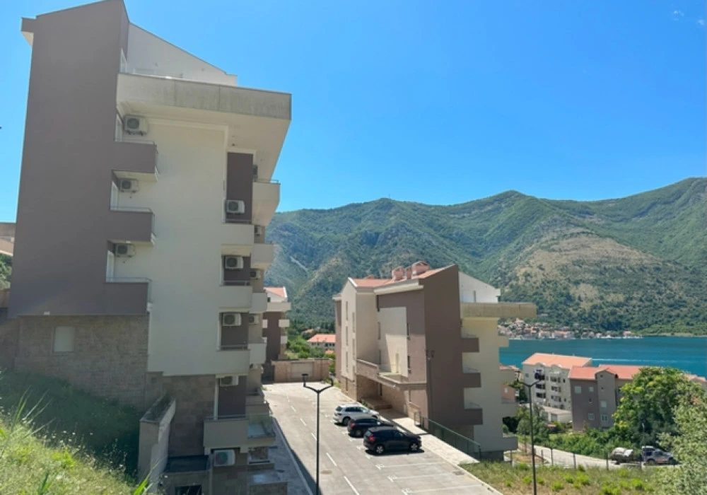 Apartments for sale 60 m². Dobrota. 