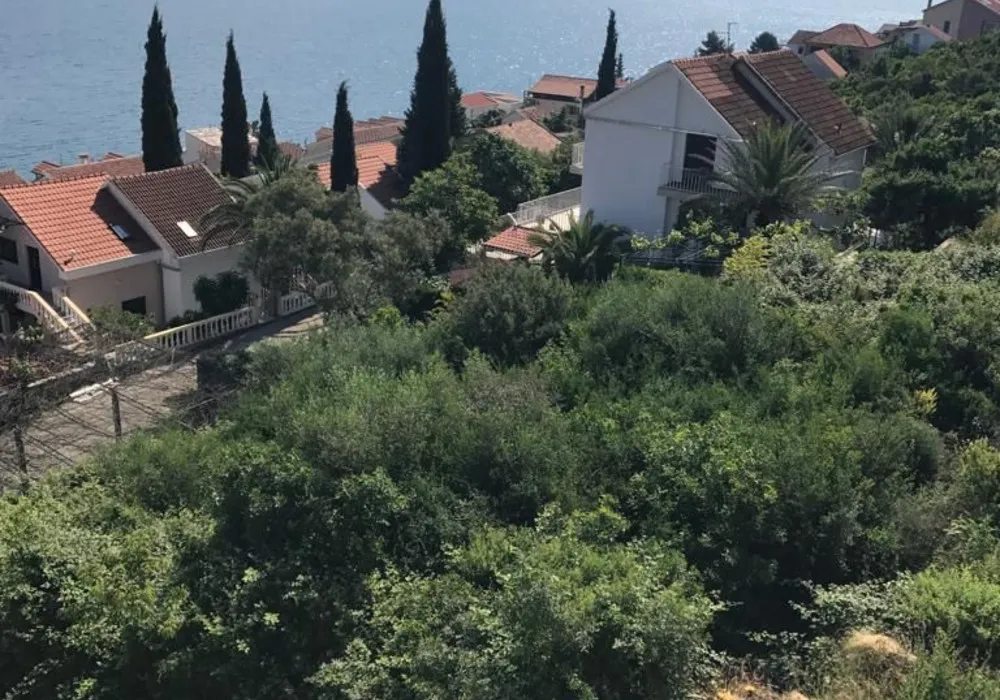 Land for sale for residential construction. Tivat. 