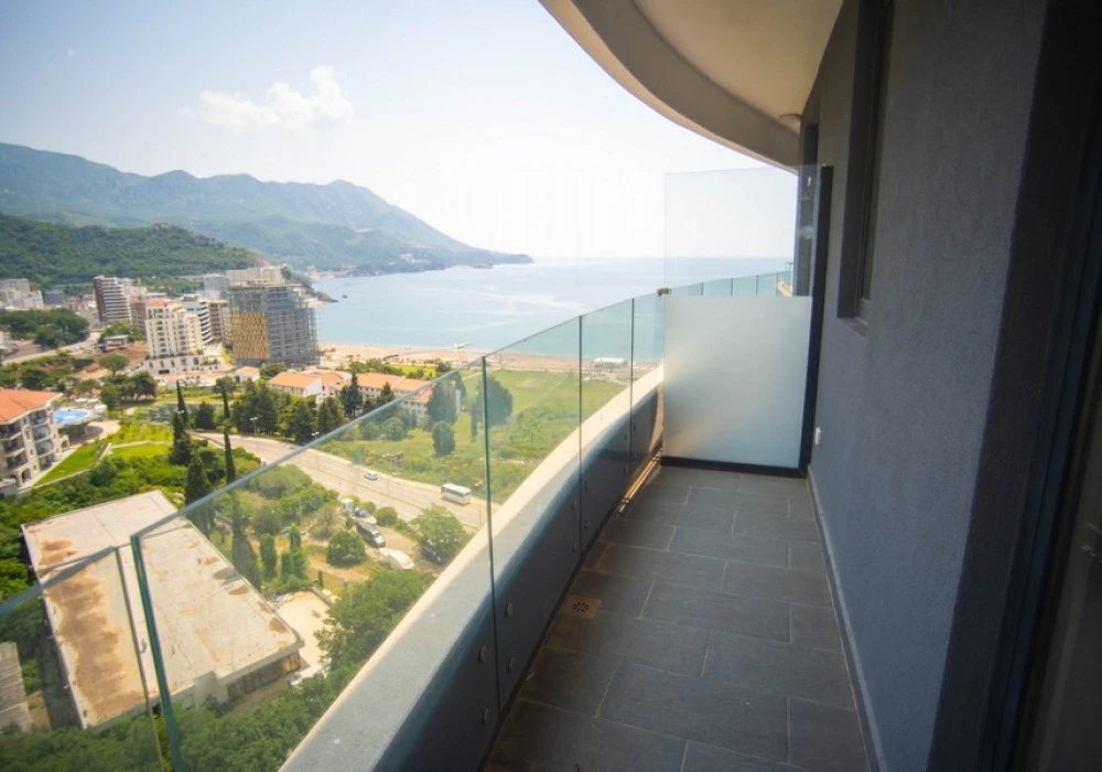 Apartments for sale 50 m². Becici. 