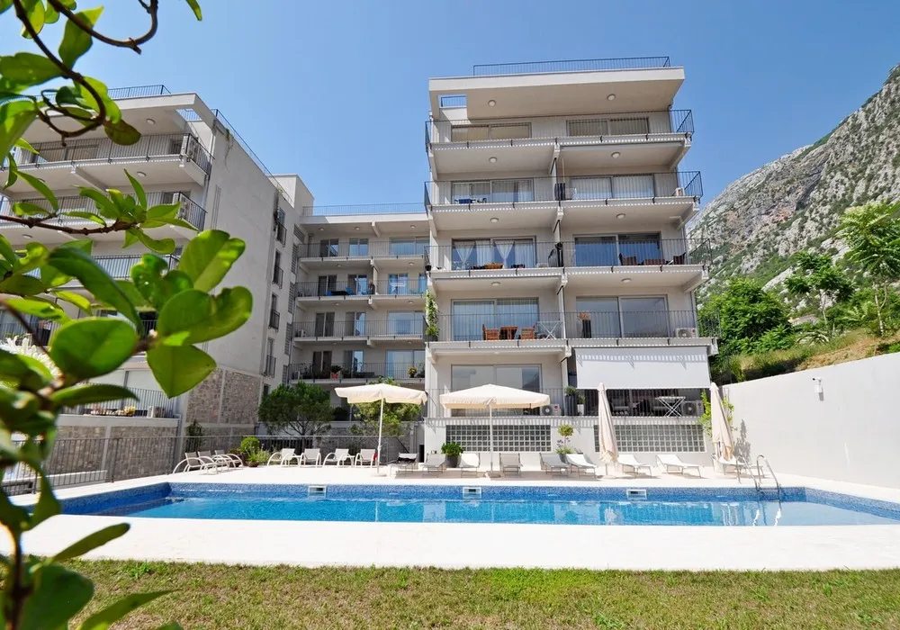 Apartments for sale. Dobrota. 