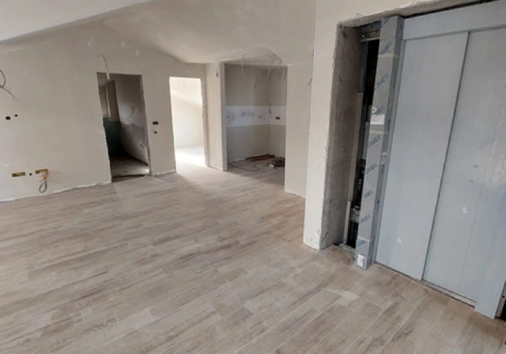 Stan na prodaju 2 собе, 82 m². Tivat. 