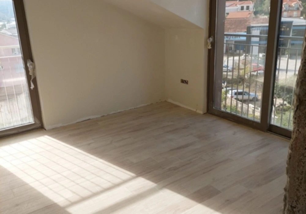 Stan na prodaju 2 собе, 82 m². Tivat. 